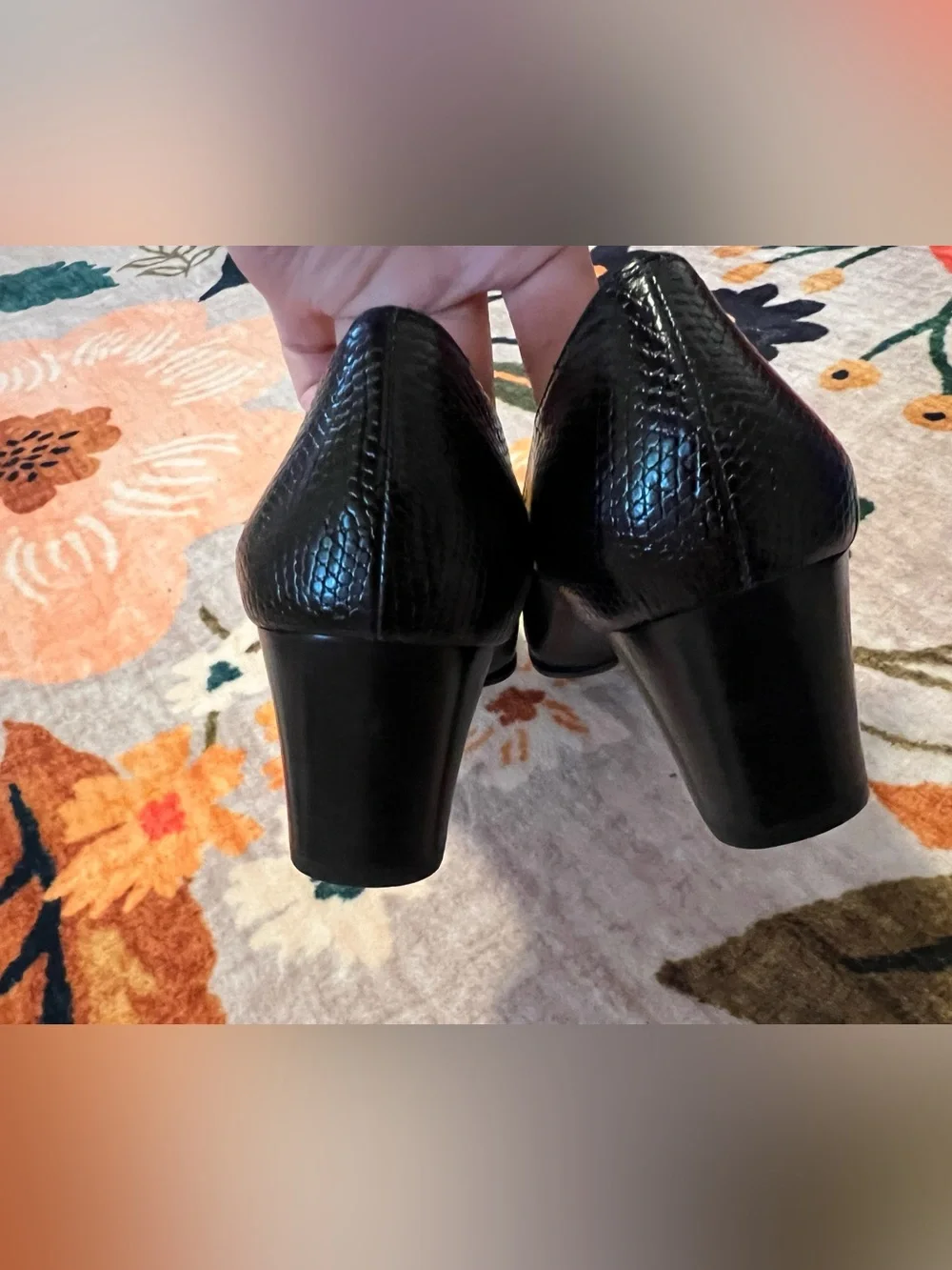 Like NEW Salvatore Ferragamo Black Textured Leather Pumps